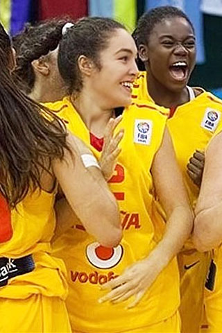 La selección española de baloncesto femenino Sub-16 suma su tercer título consecutivo y completa un éxito sin precedentes, para las mujeres, en el deporte de la canasta