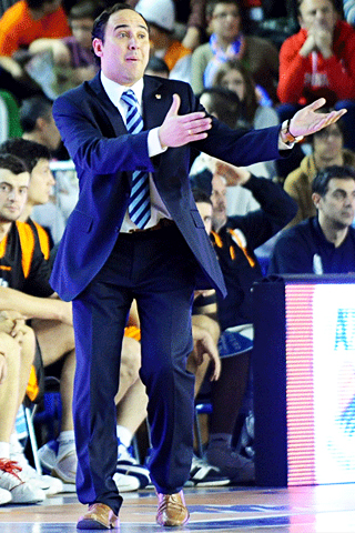 Chus Mateo ya estuvo al frente del equipo en diciembre de 2009